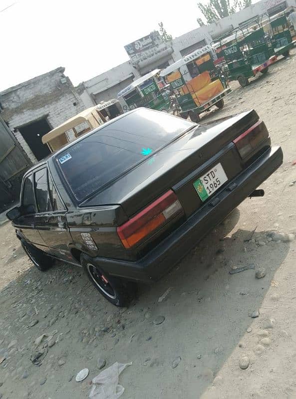 Nissan Sunny 1988 13