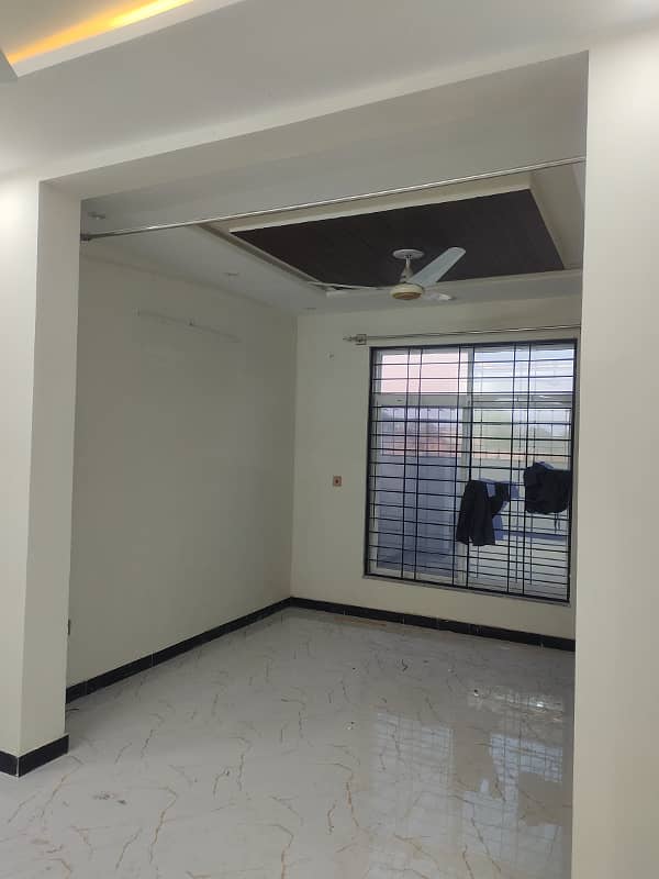 5 mrle house for sale Faisal town C block 1