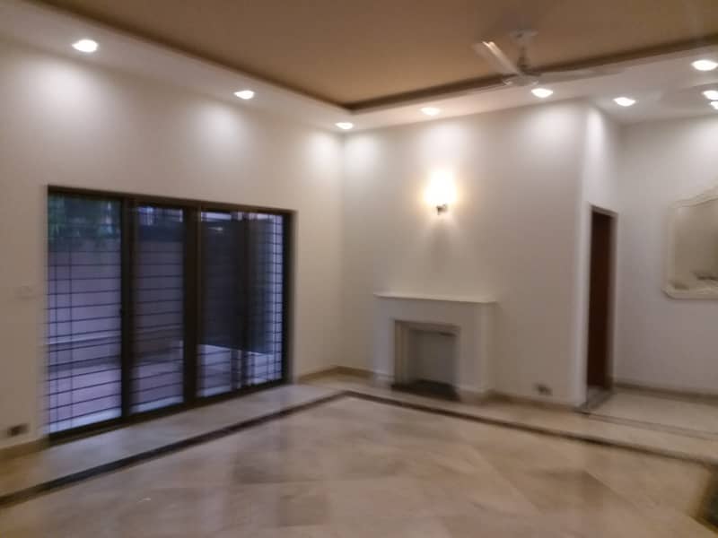 GULBERG,3 KANAL COMMERCIAL USE HOUSE FOR RENT GARDEN TOWN MOLDEL TOWN SHADMAN LAHORE 3