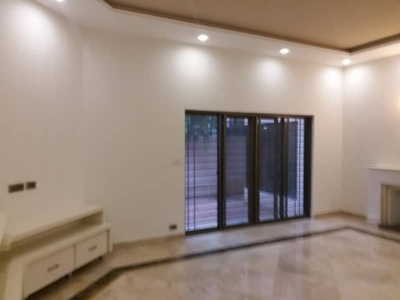 GULBERG,3 KANAL COMMERCIAL USE HOUSE FOR RENT GARDEN TOWN MOLDEL TOWN SHADMAN LAHORE 4