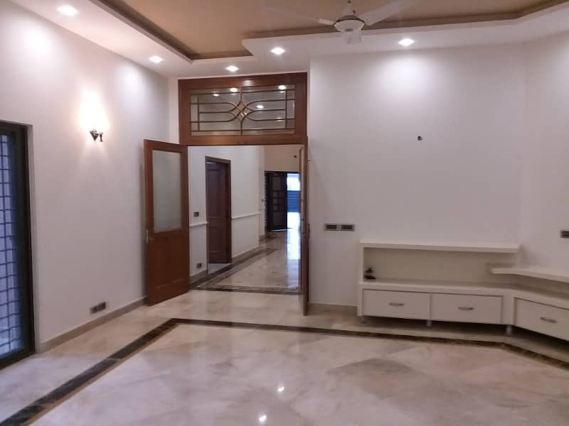 GULBERG,3 KANAL COMMERCIAL USE HOUSE FOR RENT GARDEN TOWN MOLDEL TOWN SHADMAN LAHORE 7