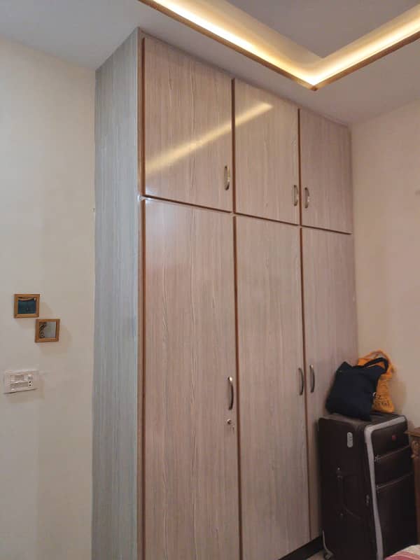 2 bed furnished flat. Available for rent faisal town 4