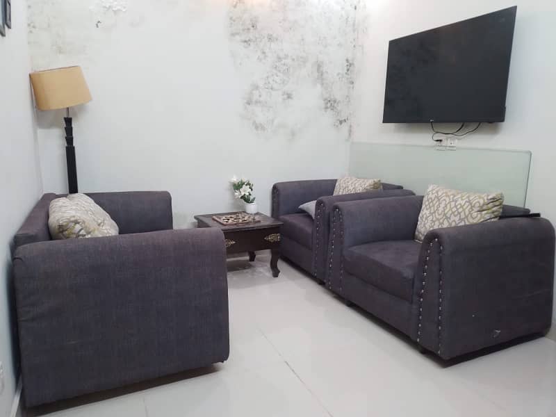 2 bed furnished flat. Available for rent faisal town 5