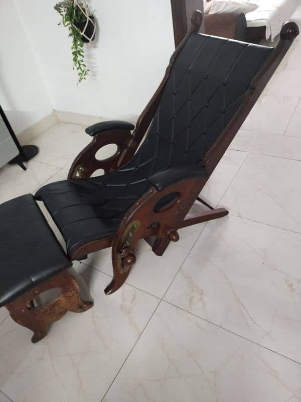 Wooden recliner with comfort stool 3