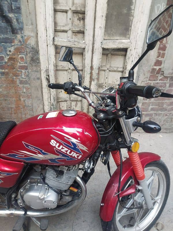 Suzuki GS 150 SE 8