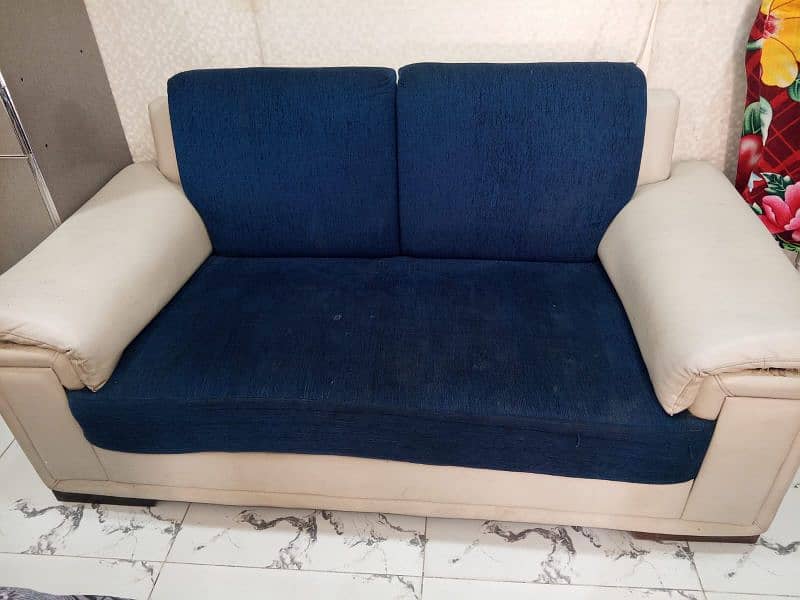 sofa 2 seater 0