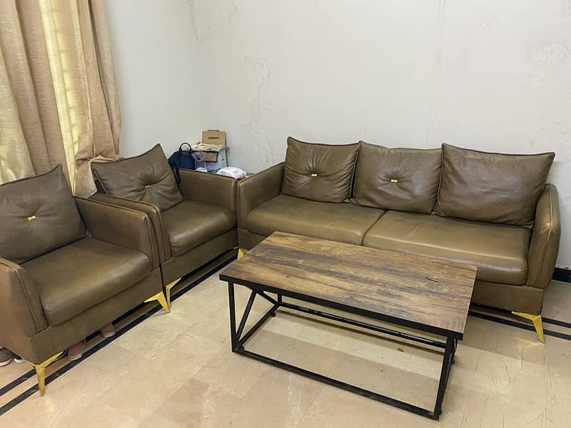 Sofa Set 5 seater’s and table 5