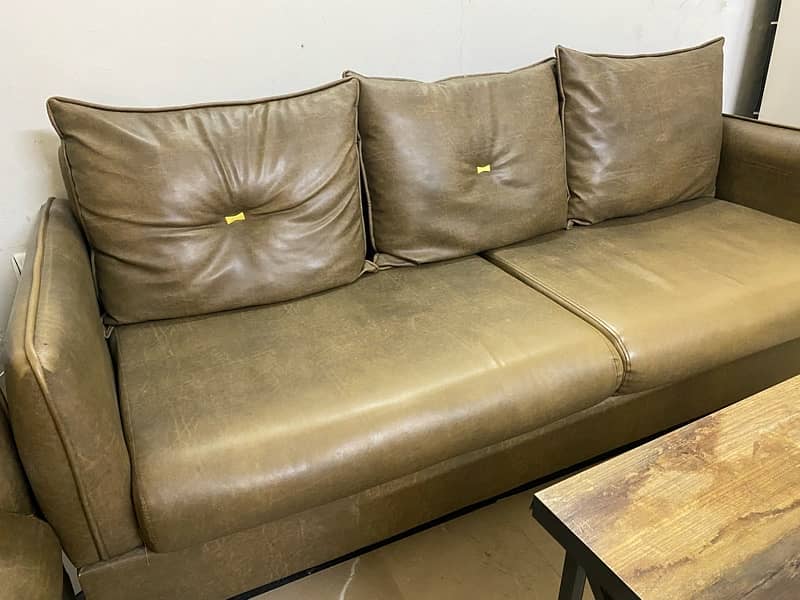 Sofa Set 5 seater’s and table 6