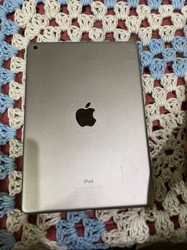 Apple Ipad 5th Generation Good Condition 4