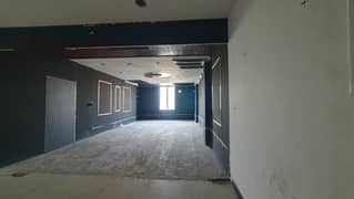 800 Square Feet Commercial New Corporate OFFICE FOR RENT GULBERG 3