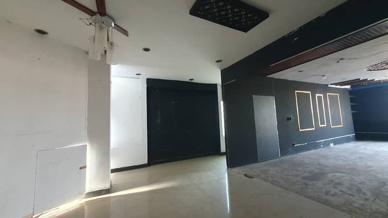 800 Square Feet Commercial New Corporate OFFICE FOR RENT GULBERG 3 2