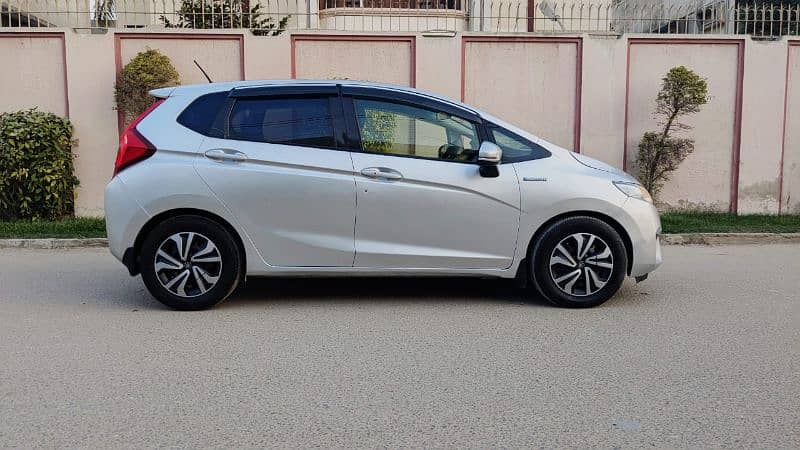 Honda Fit 1.5 Liter Hybrid Model 2014/18 1