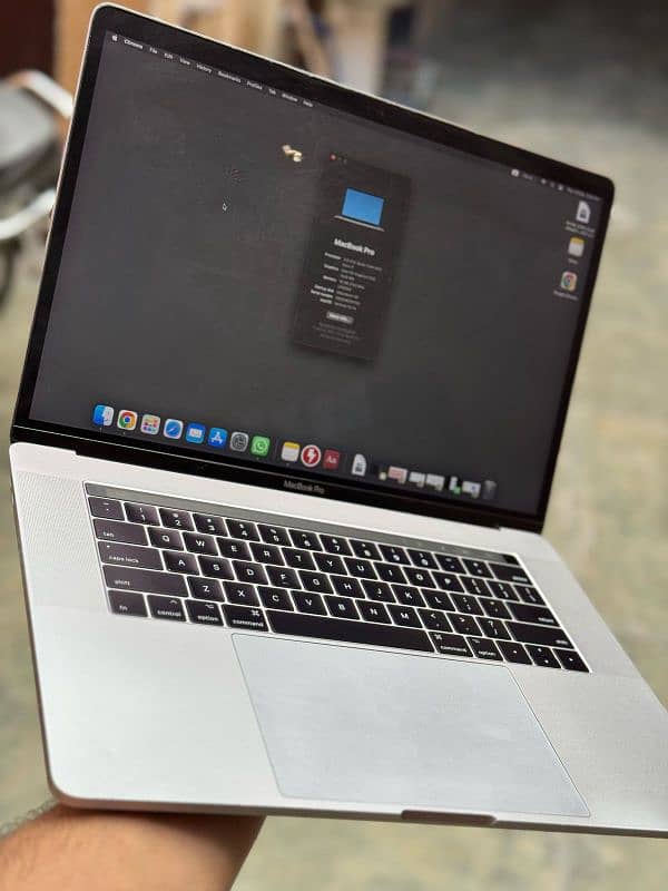 MacBook Pro 2017 0