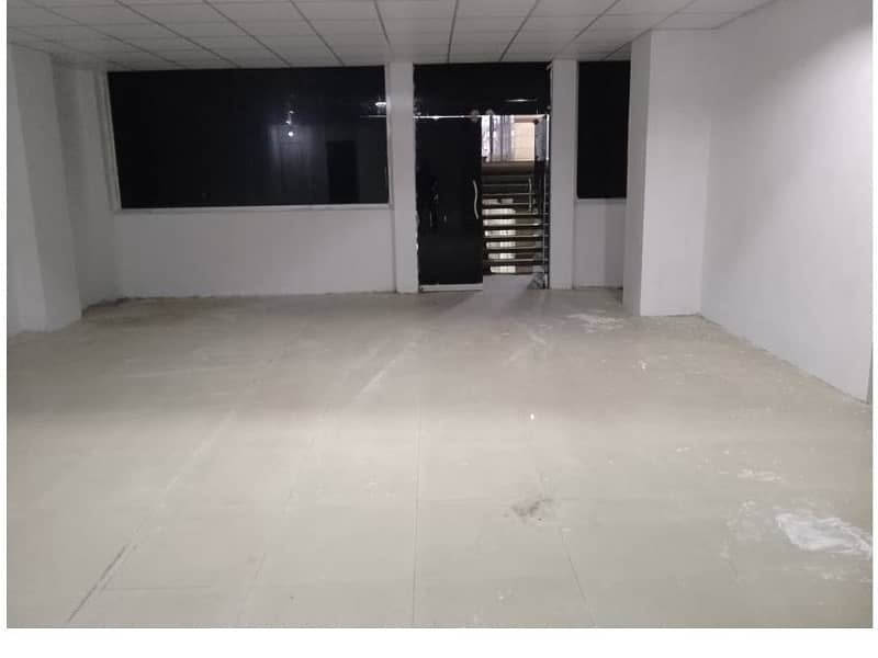 Area 700 Square Feet Office Available For Rent Real Pictures In Main Boulevard Road Gulberg 3 Lahore 3