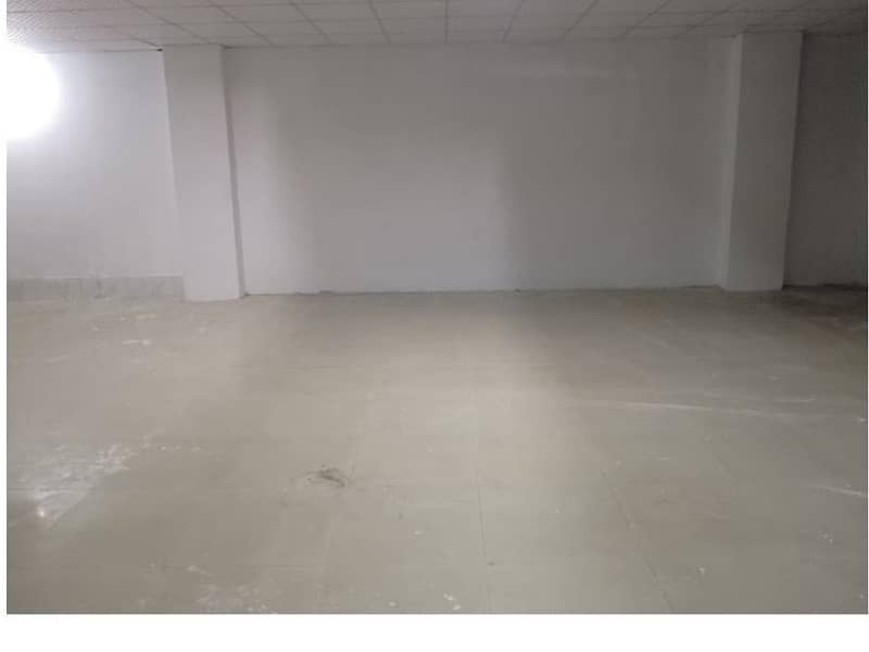 Area 700 Square Feet Office Available For Rent Real Pictures In Main Boulevard Road Gulberg 3 Lahore 4