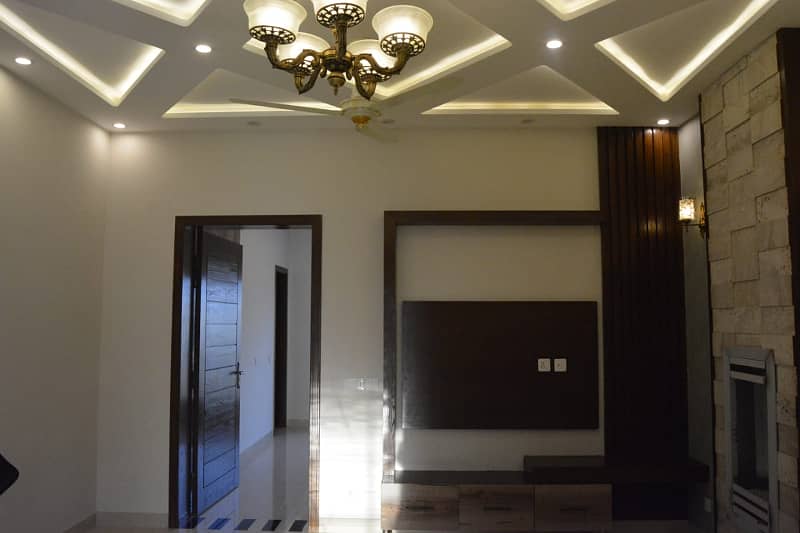 10 Marla House For Sale In Ghaznavi Block Bahria Town Lahore 27