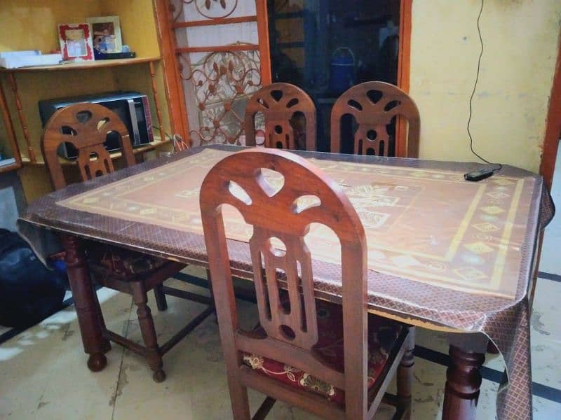 Dinning table 0