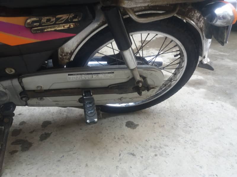 Honda CD 70 for sale in Lahore 4