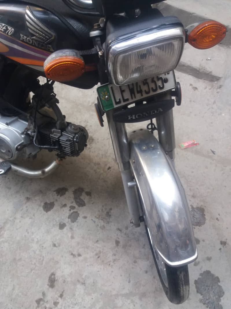 Honda CD 70 for sale in Lahore 6