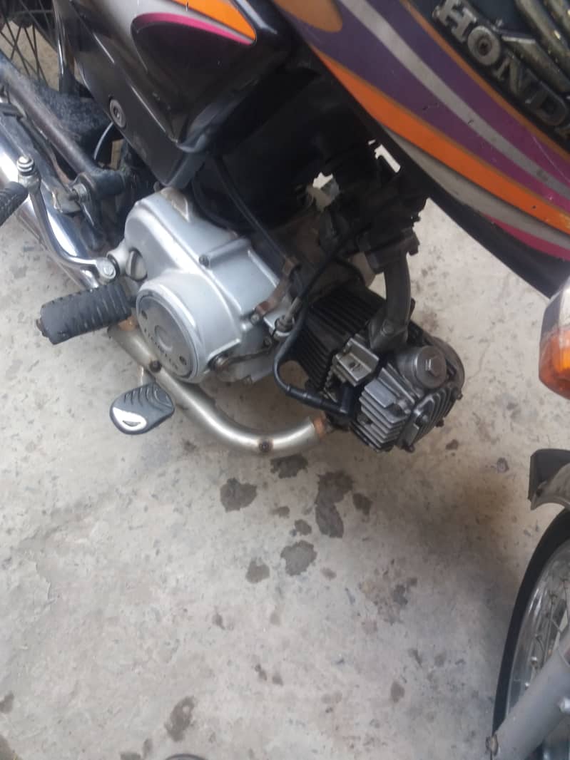 Honda CD 70 for sale in Lahore 10