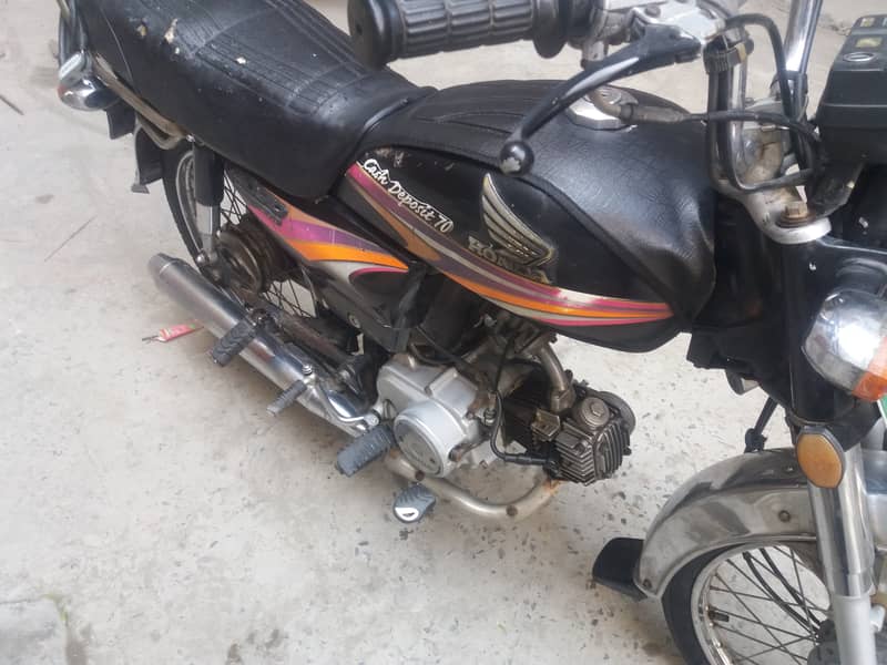 Honda CD 70 for sale in Lahore 12