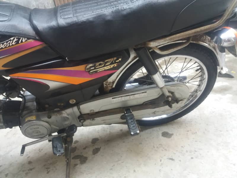 Honda CD 70 for sale in Lahore 13