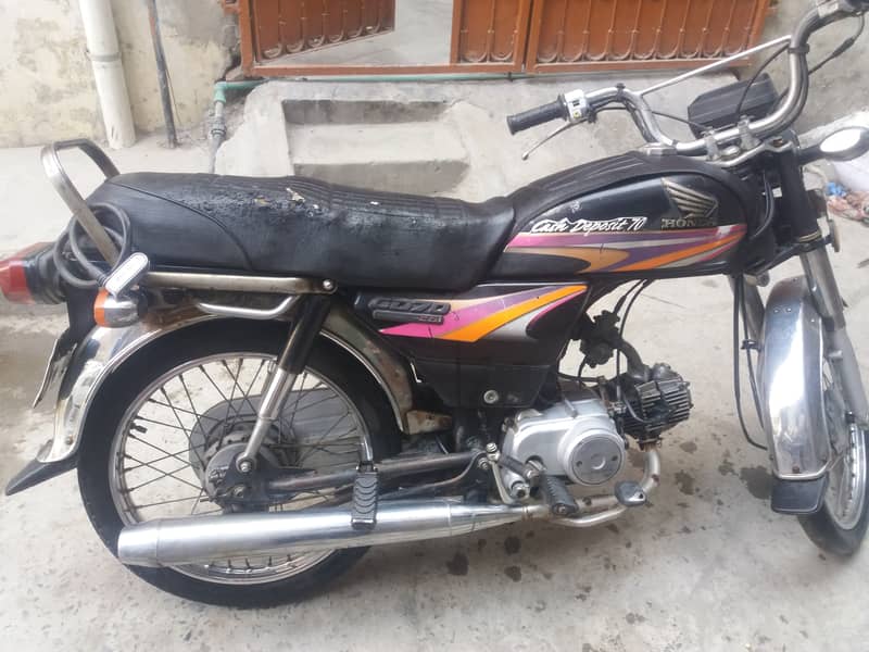 Honda CD 70 for sale in Lahore 14