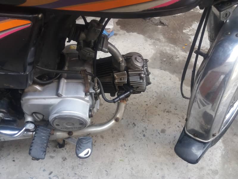 Honda CD 70 for sale in Lahore 15