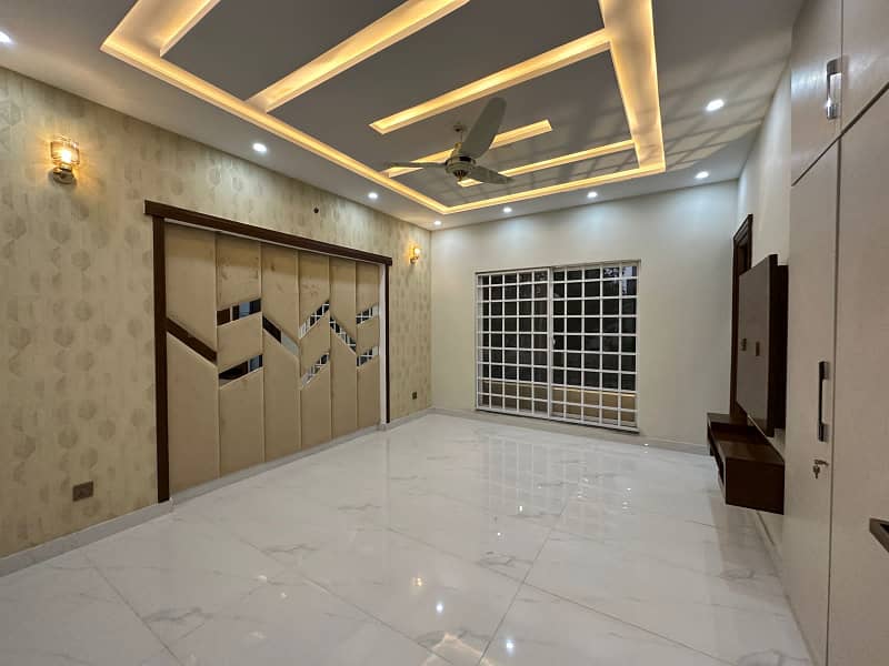 10 Marla House For Sale In Tulip Block Bahria Town Lahore 1