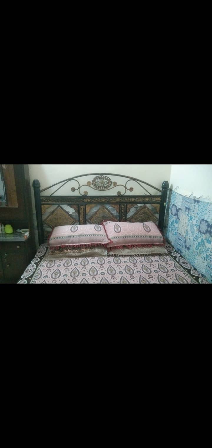 Bed In good Condition for sale 0