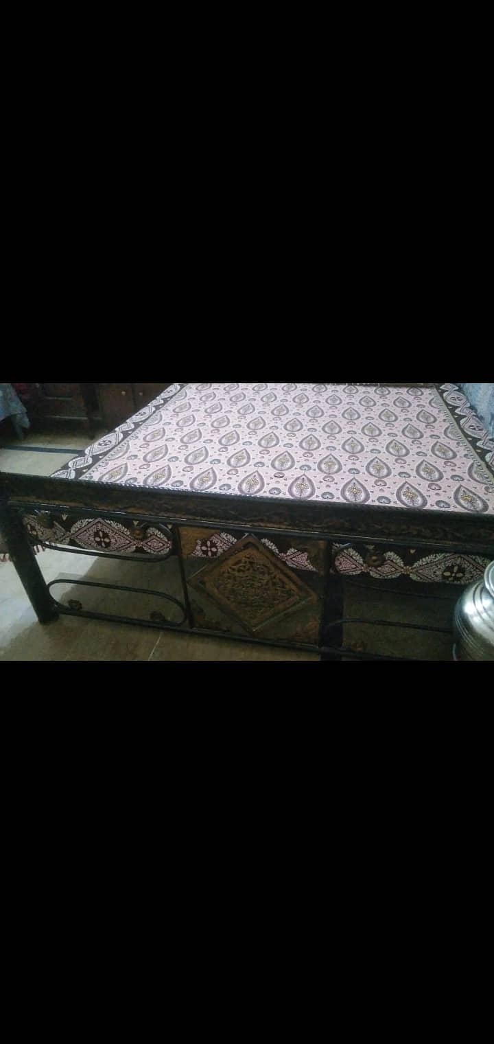 Bed In good Condition for sale 2