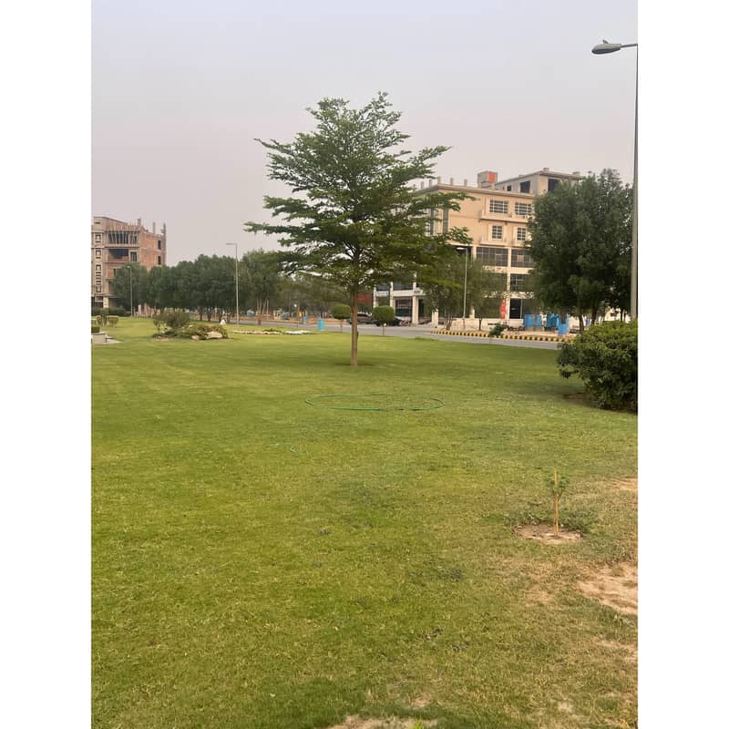 10 Marla Plot Park Facing B Block 1