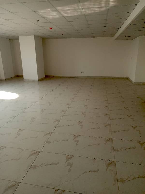 Gulberg decent 729 ground floor Office (rented)is available for sale. 4