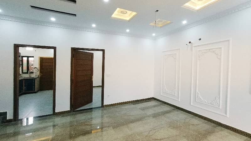 Prime Location A Centrally Located House Is Available For sale In Lahore 7