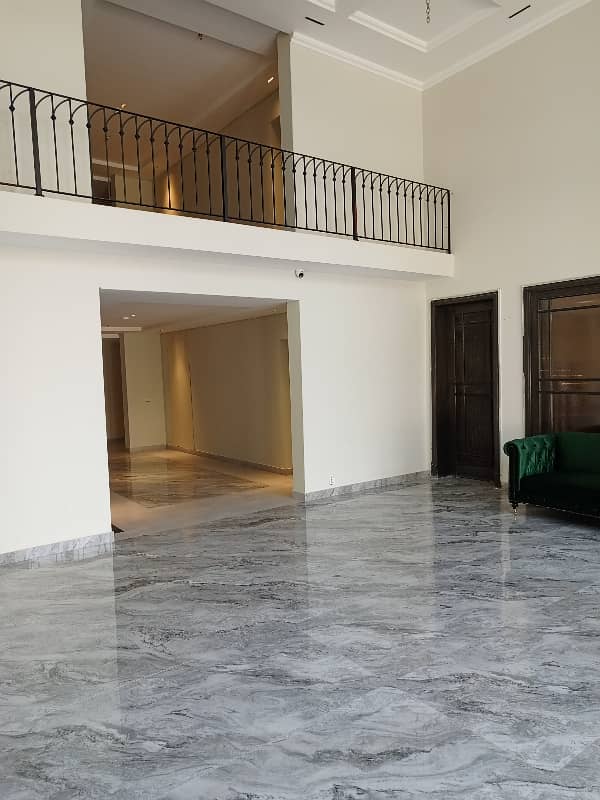 Gulberg Near Mm Alam Rd 912 Sqft Brand New Studio Apartment Is Available For Sale. 11