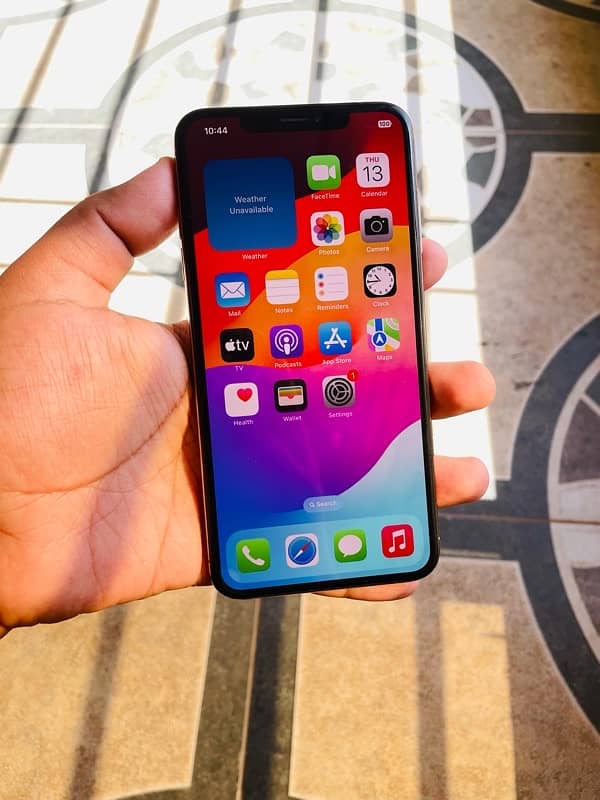 iphone Xs max 256gb factory unlock urgent sale 2