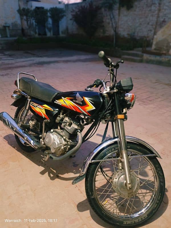 Honda CG 125 Black 2021 3