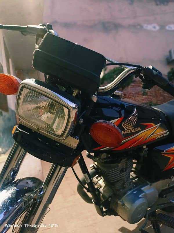 Honda CG 125 Black 2021 10