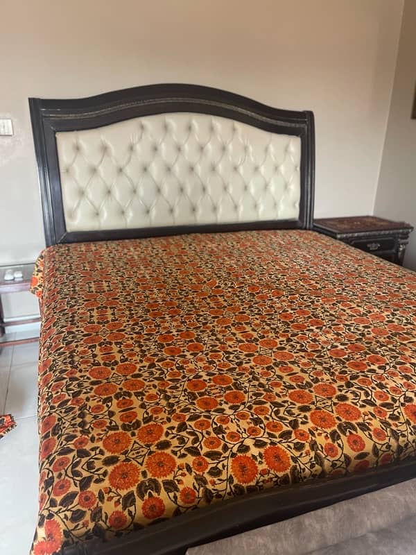 Double bed with Spring mattress 0