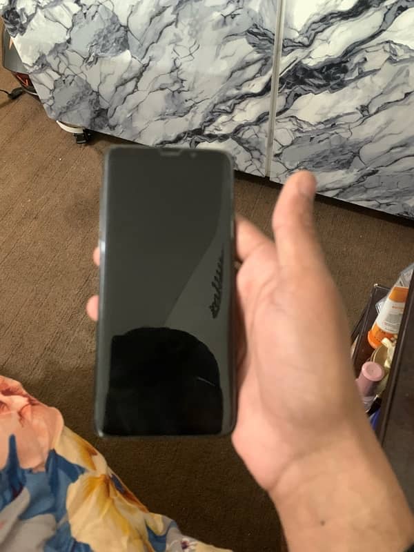 Samsung Galaxy S9 + For Sale 1