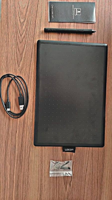 one by wacom, Like new 0