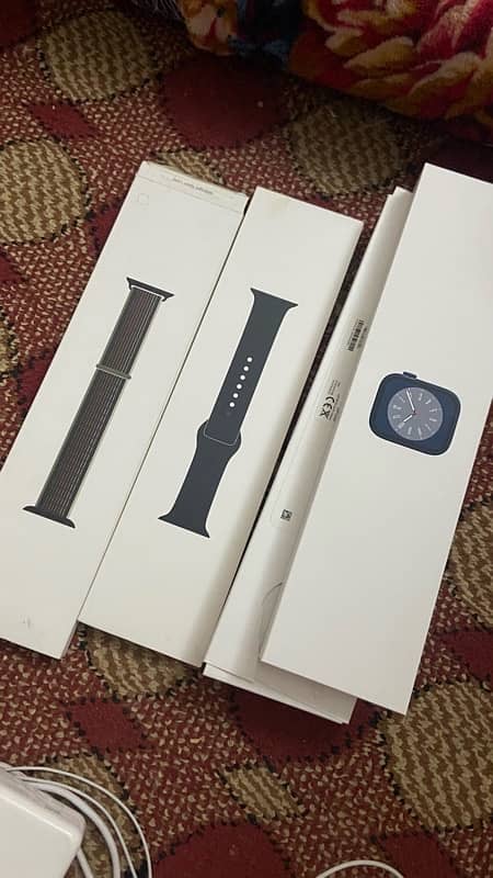 apple watch series 8 non active with one extra strap 2