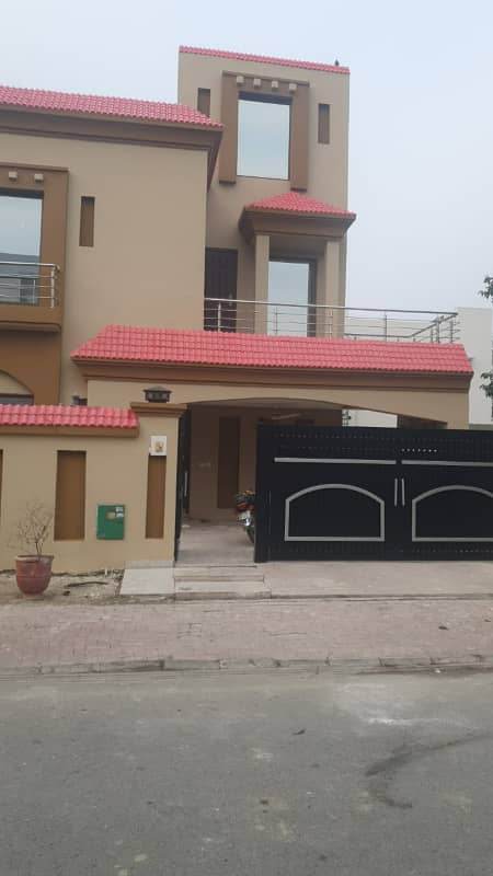 10 Marla Renovated House Available For Sale In Tipu Sultan Block Sector F Bahria Town Lahore 10