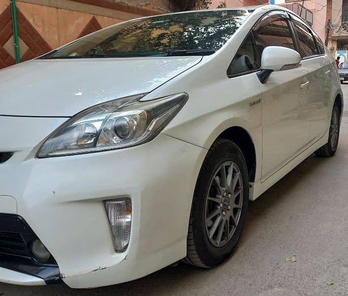 Toyota Prius 2015 1