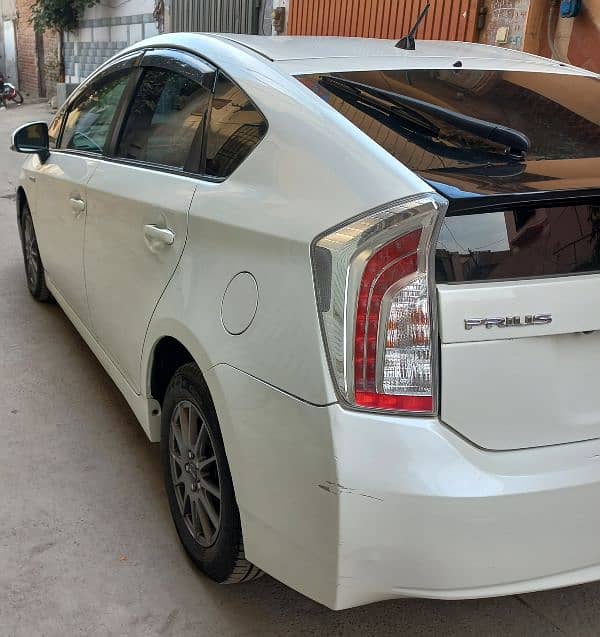 Toyota Prius 2015 4