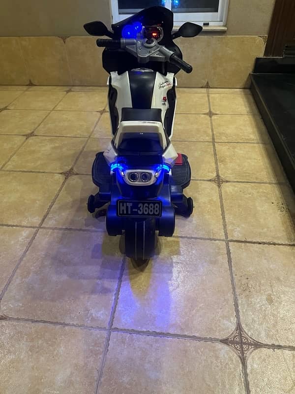 kids bike in excellent condition 2