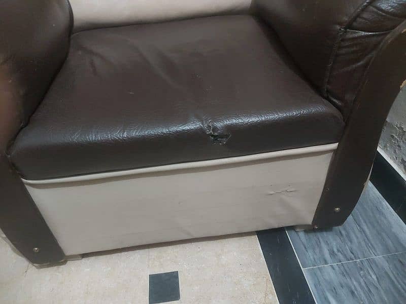 use sofa 5 seater for 4