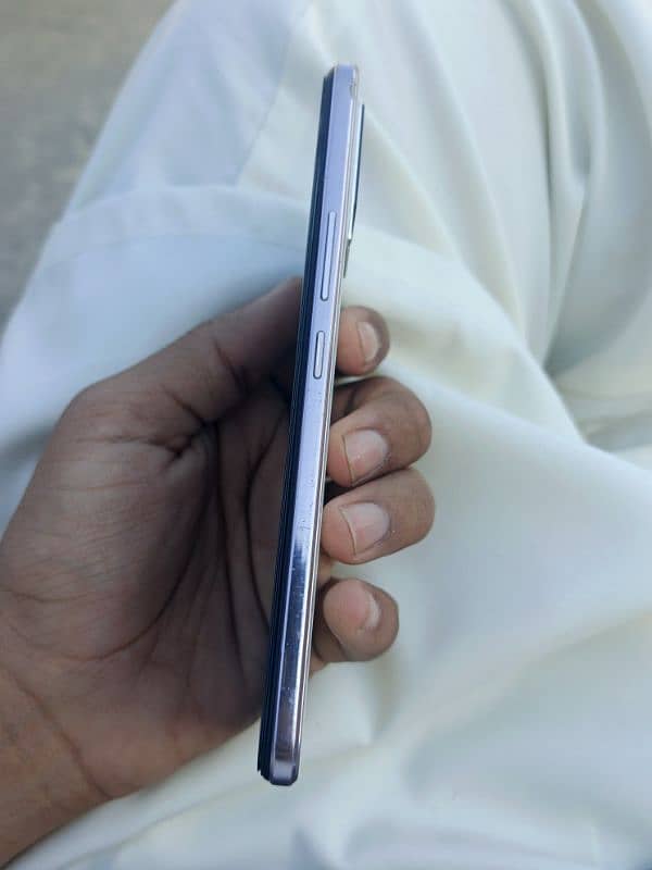 Vivo V21 | With box | 2