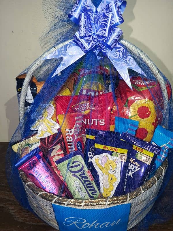 Customized Gift Baskets For Birthdays, Gift Boxes, Chocolate Bouquet 5