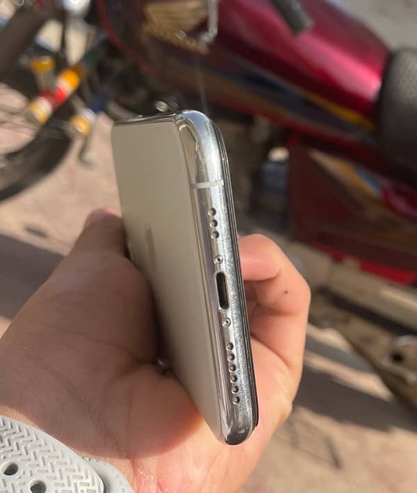 Iphone 11Pro (Non Pta) 5